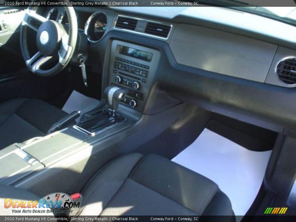2010 Ford Mustang V6 Convertible Sterling Grey Metallic / Charcoal Black Photo #19