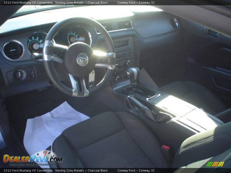 2010 Ford Mustang V6 Convertible Sterling Grey Metallic / Charcoal Black Photo #22