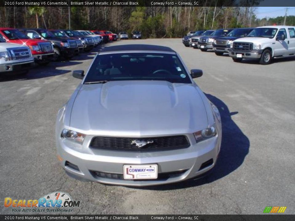 2010 Ford Mustang V6 Convertible Brilliant Silver Metallic / Charcoal Black Photo #2