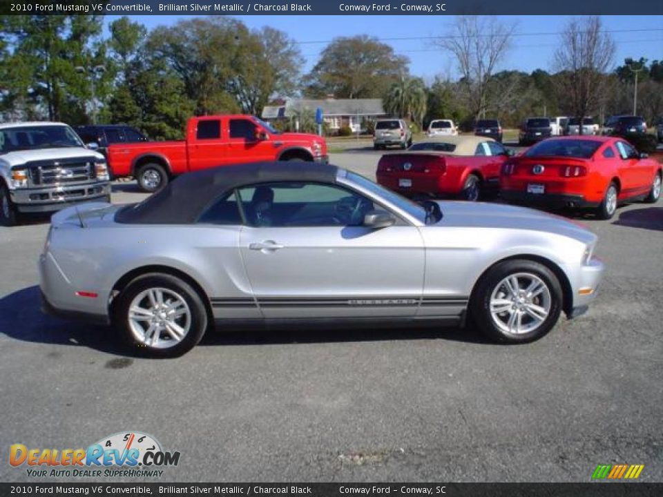 2010 Ford Mustang V6 Convertible Brilliant Silver Metallic / Charcoal Black Photo #4