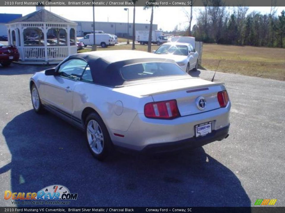 2010 Ford Mustang V6 Convertible Brilliant Silver Metallic / Charcoal Black Photo #7