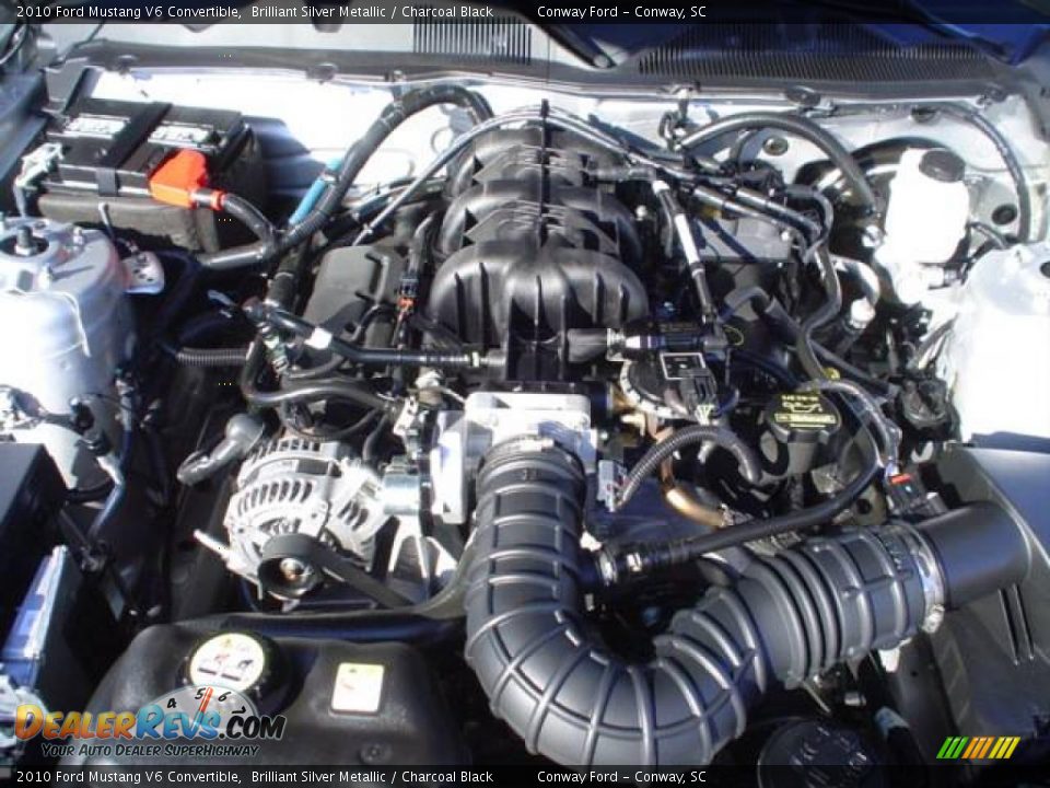 2010 Ford Mustang V6 Convertible Brilliant Silver Metallic / Charcoal Black Photo #11