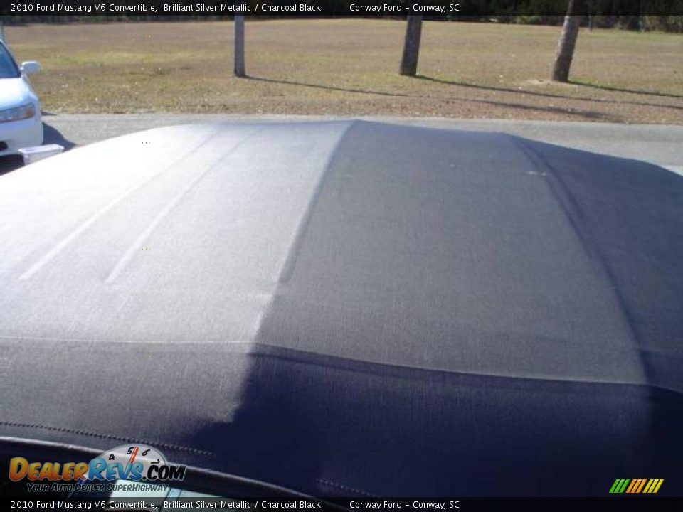 2010 Ford Mustang V6 Convertible Brilliant Silver Metallic / Charcoal Black Photo #13