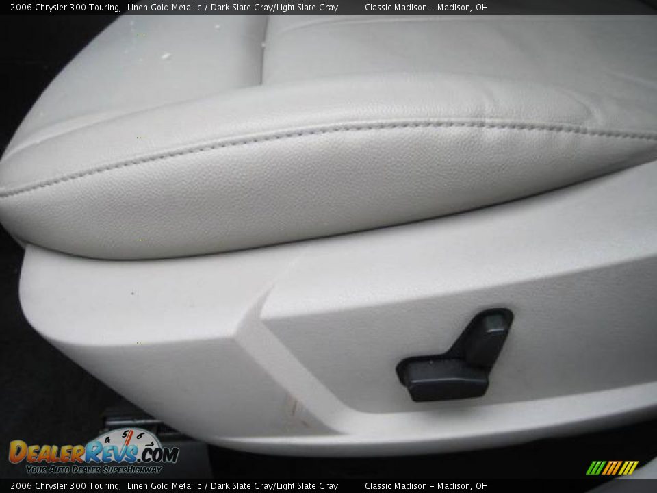 2006 Chrysler 300 Touring Linen Gold Metallic / Dark Slate Gray/Light Slate Gray Photo #13