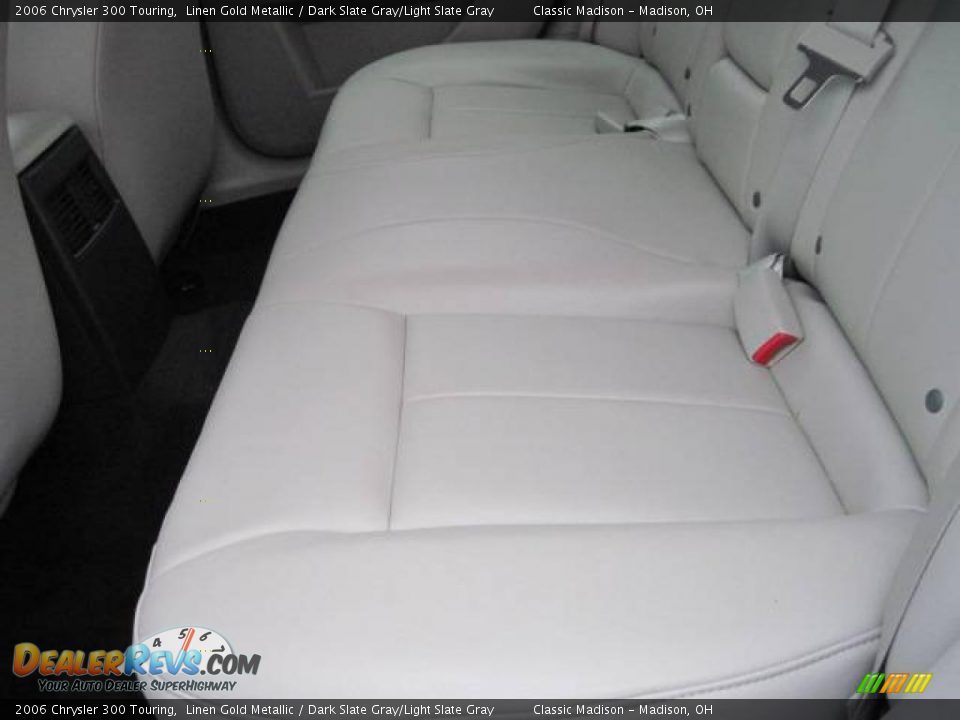 2006 Chrysler 300 Touring Linen Gold Metallic / Dark Slate Gray/Light Slate Gray Photo #16