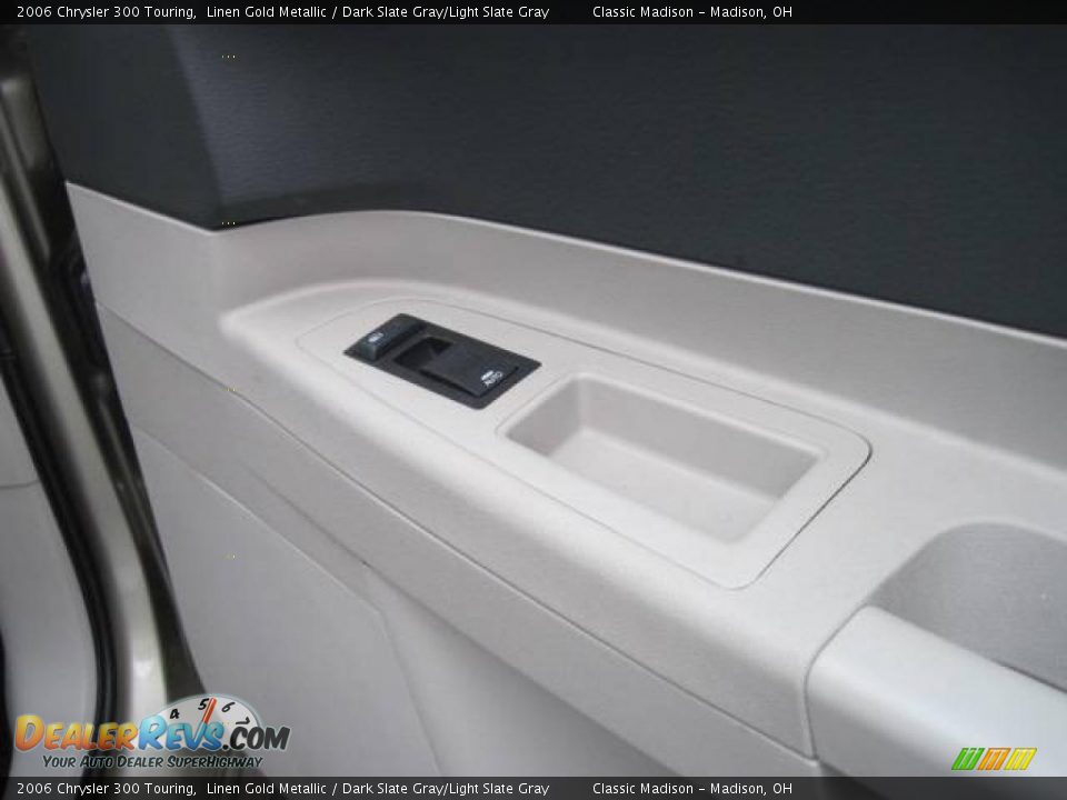 2006 Chrysler 300 Touring Linen Gold Metallic / Dark Slate Gray/Light Slate Gray Photo #20