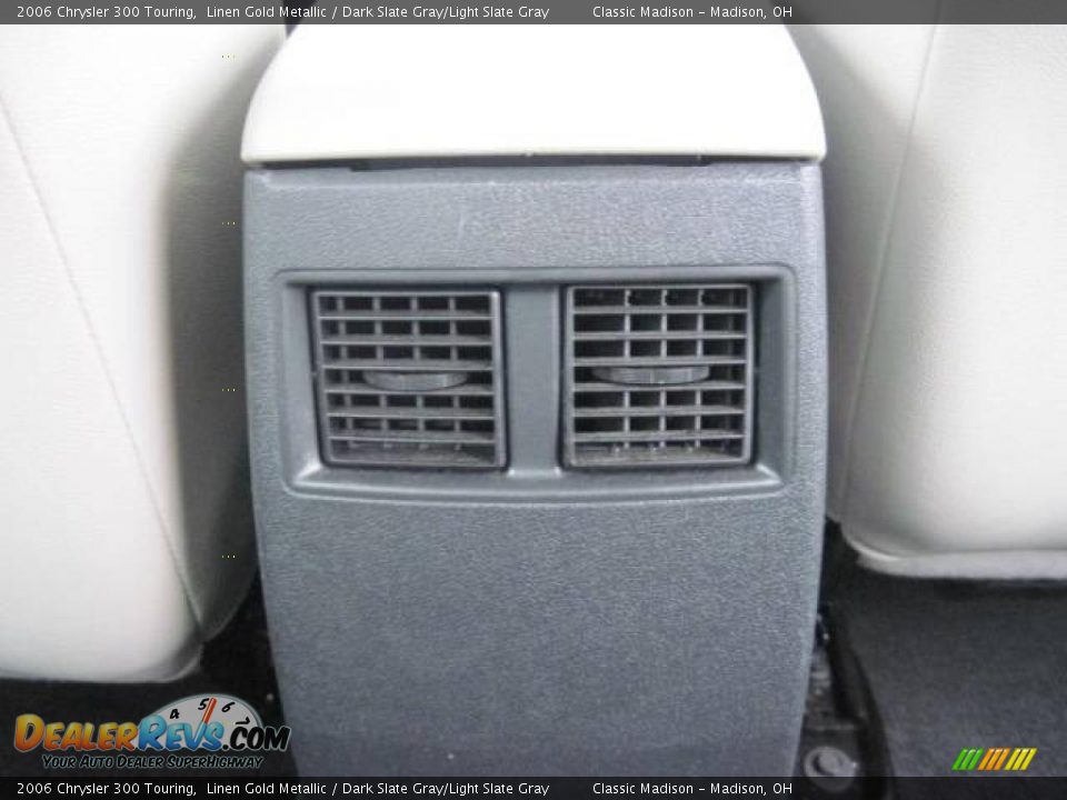 2006 Chrysler 300 Touring Linen Gold Metallic / Dark Slate Gray/Light Slate Gray Photo #22