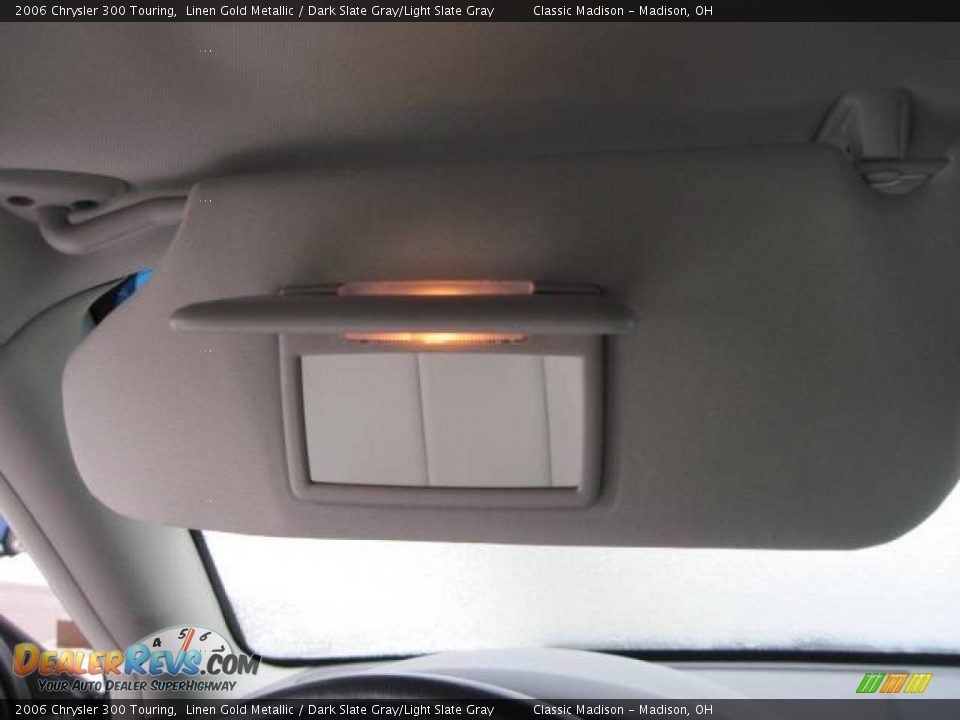 2006 Chrysler 300 Touring Linen Gold Metallic / Dark Slate Gray/Light Slate Gray Photo #24