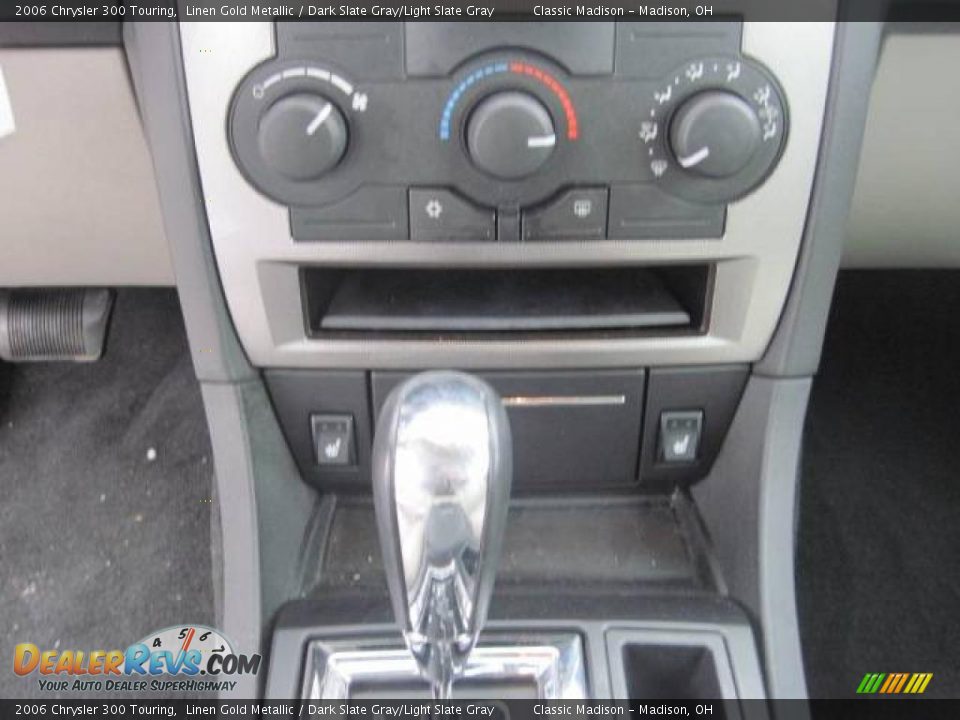 2006 Chrysler 300 Touring Linen Gold Metallic / Dark Slate Gray/Light Slate Gray Photo #26