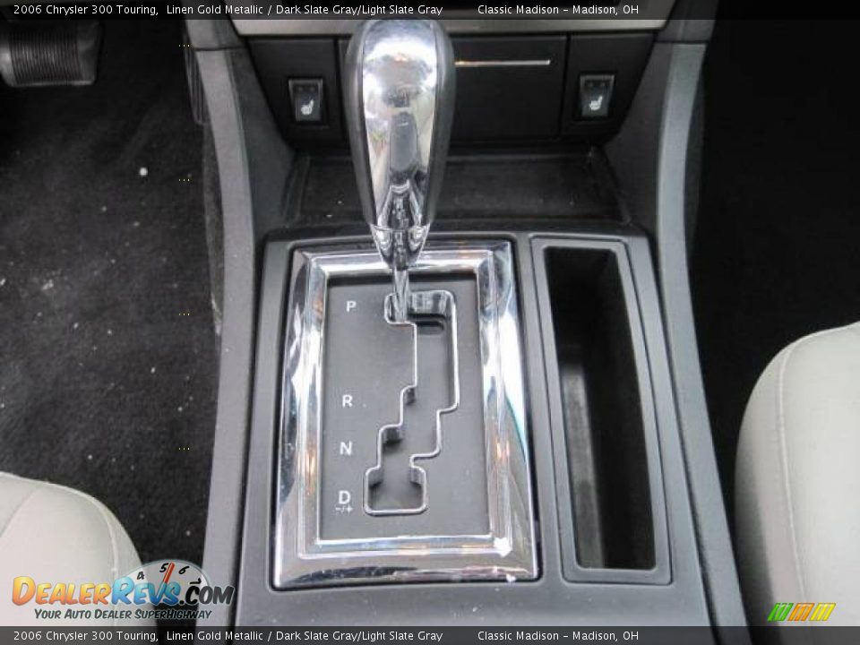 2006 Chrysler 300 Touring Linen Gold Metallic / Dark Slate Gray/Light Slate Gray Photo #28