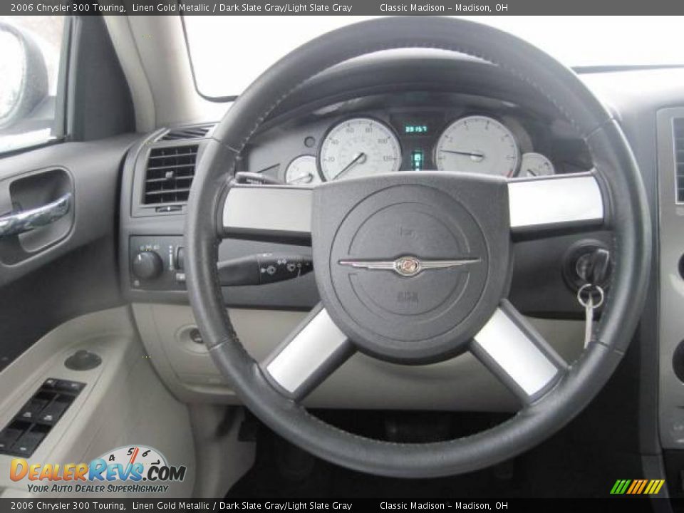 2006 Chrysler 300 Touring Linen Gold Metallic / Dark Slate Gray/Light Slate Gray Photo #29