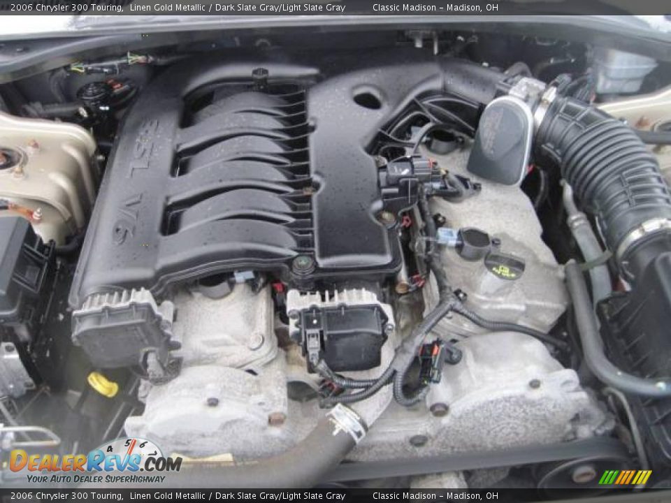 2006 Chrysler 300 Touring Linen Gold Metallic / Dark Slate Gray/Light Slate Gray Photo #34