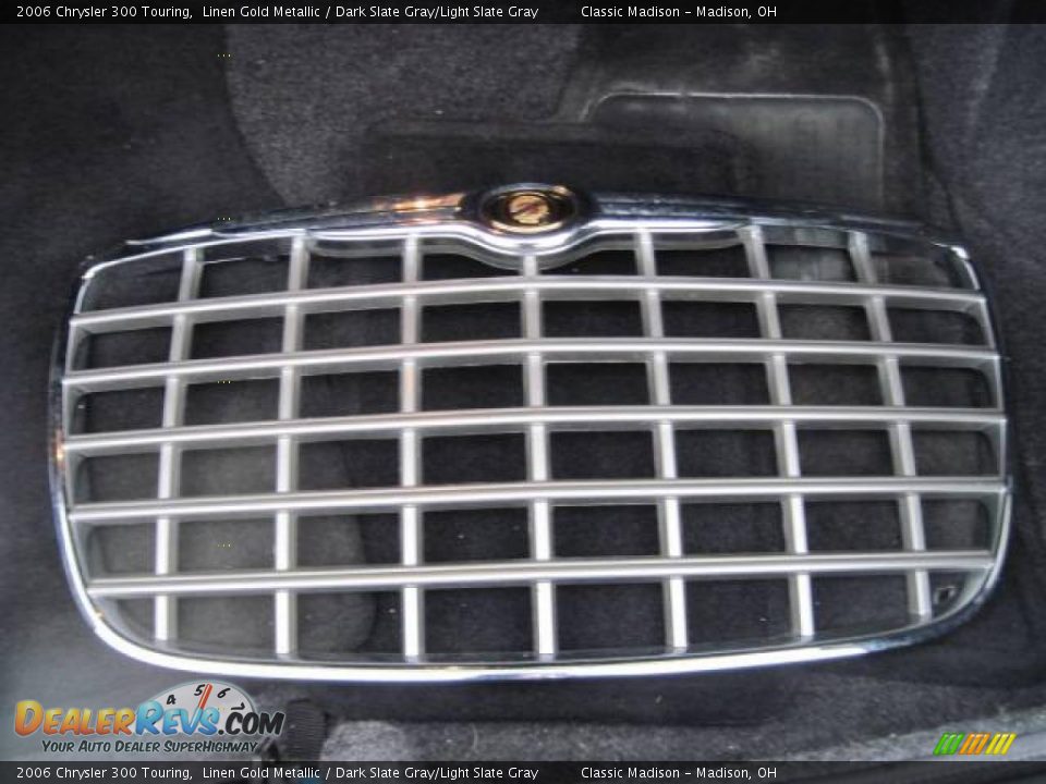 2006 Chrysler 300 Touring Linen Gold Metallic / Dark Slate Gray/Light Slate Gray Photo #36