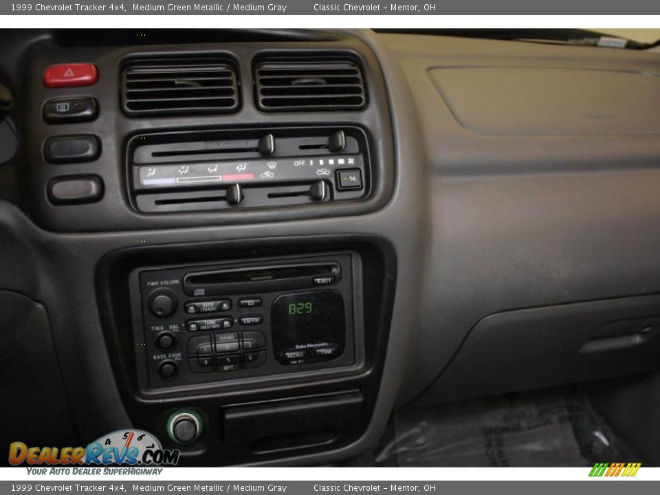 1999 Chevrolet Tracker 4x4 Medium Green Metallic / Medium Gray Photo #12