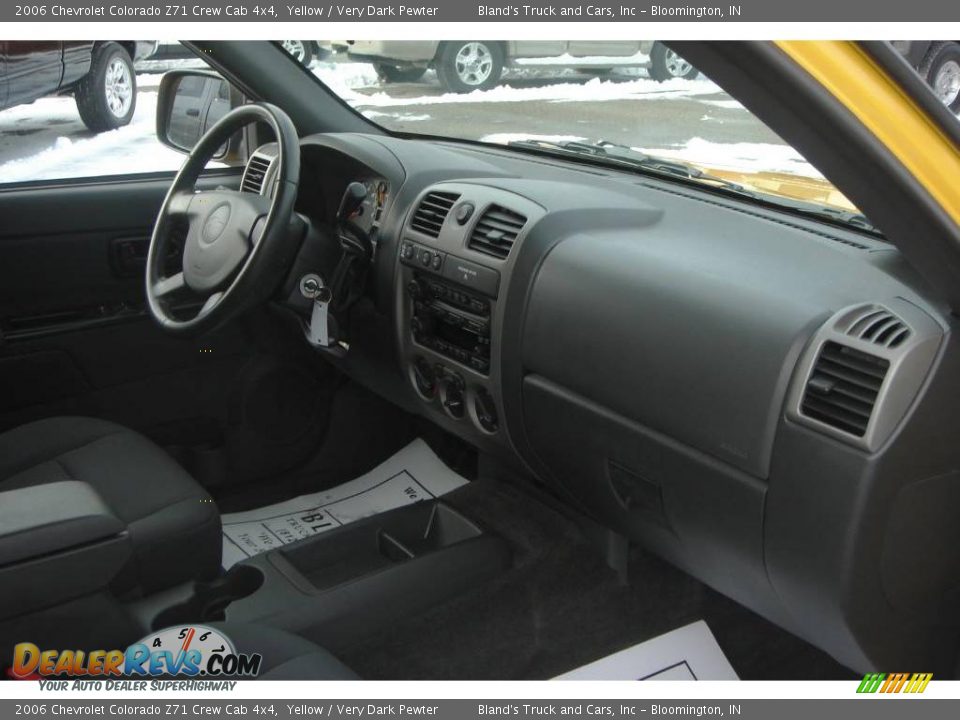 2006 Chevrolet Colorado Z71 Crew Cab 4x4 Yellow / Very Dark Pewter Photo #4