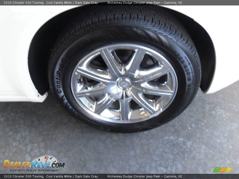 2010 Chrysler 300 Touring Cool Vanilla White / Dark Slate Gray Photo #18