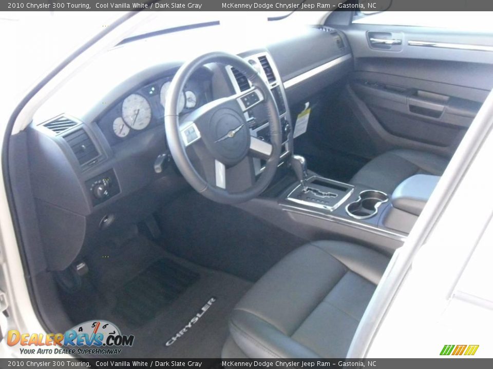 2010 Chrysler 300 Touring Cool Vanilla White / Dark Slate Gray Photo #27