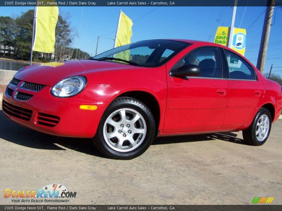 2005 Dodge Neon SXT Flame Red / Dark Slate Gray Photo #2