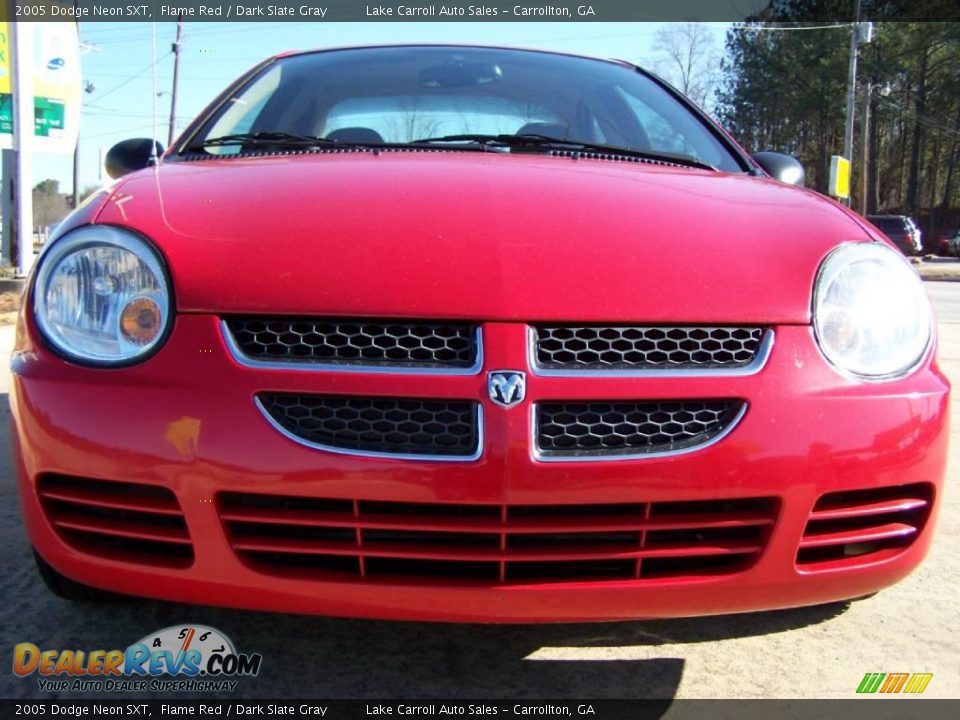2005 Dodge Neon SXT Flame Red / Dark Slate Gray Photo #9