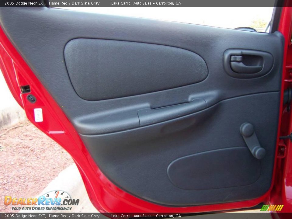 2005 Dodge Neon SXT Flame Red / Dark Slate Gray Photo #29