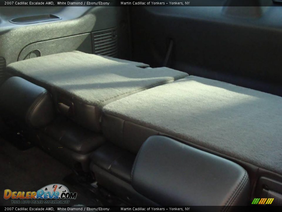2007 Cadillac Escalade AWD White Diamond / Ebony/Ebony Photo #17