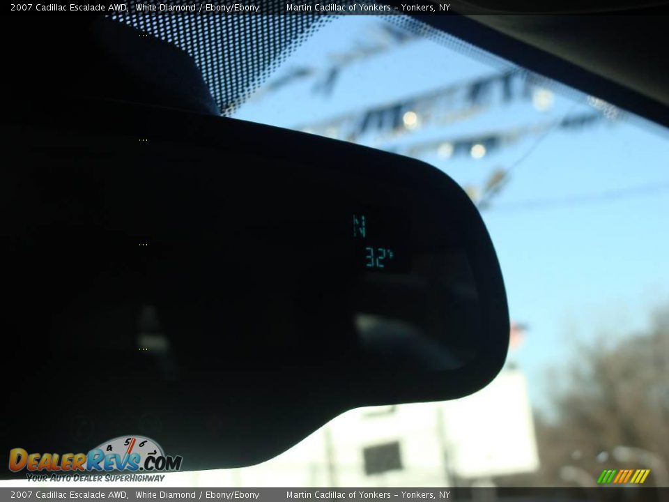 2007 Cadillac Escalade AWD White Diamond / Ebony/Ebony Photo #23