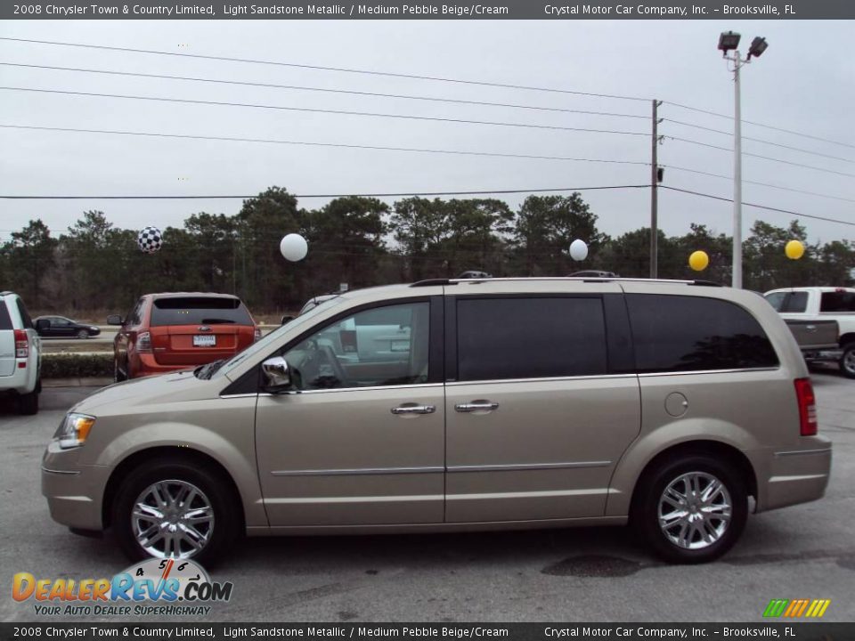2008 Chrysler Town & Country Limited Light Sandstone Metallic / Medium Pebble Beige/Cream Photo #2