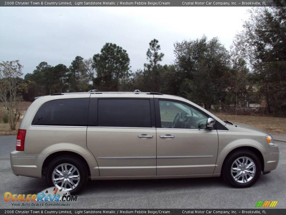 2008 Chrysler Town & Country Limited Light Sandstone Metallic / Medium Pebble Beige/Cream Photo #10