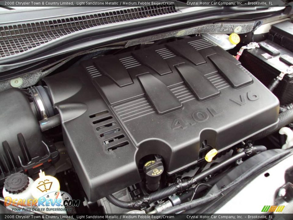 2008 Chrysler Town & Country Limited Light Sandstone Metallic / Medium Pebble Beige/Cream Photo #17