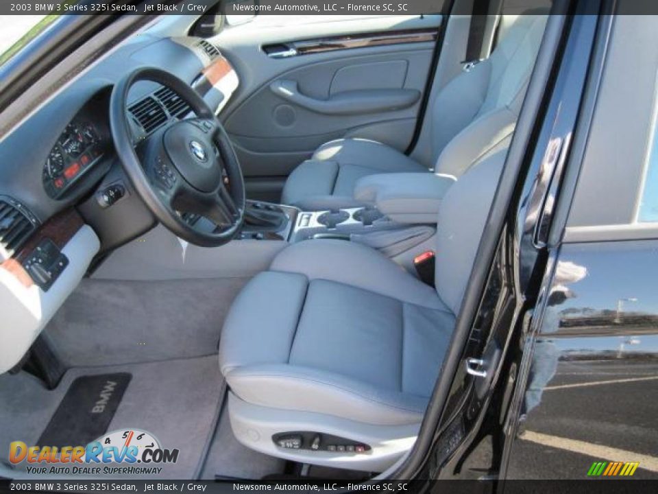 2003 BMW 3 Series 325i Sedan Jet Black / Grey Photo #3