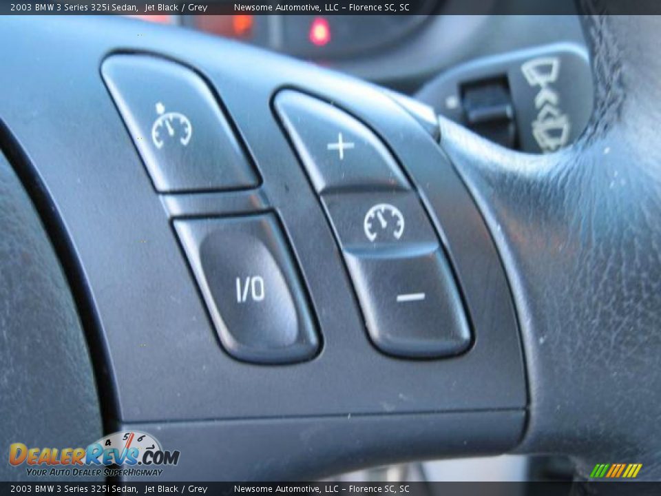 2003 BMW 3 Series 325i Sedan Jet Black / Grey Photo #10