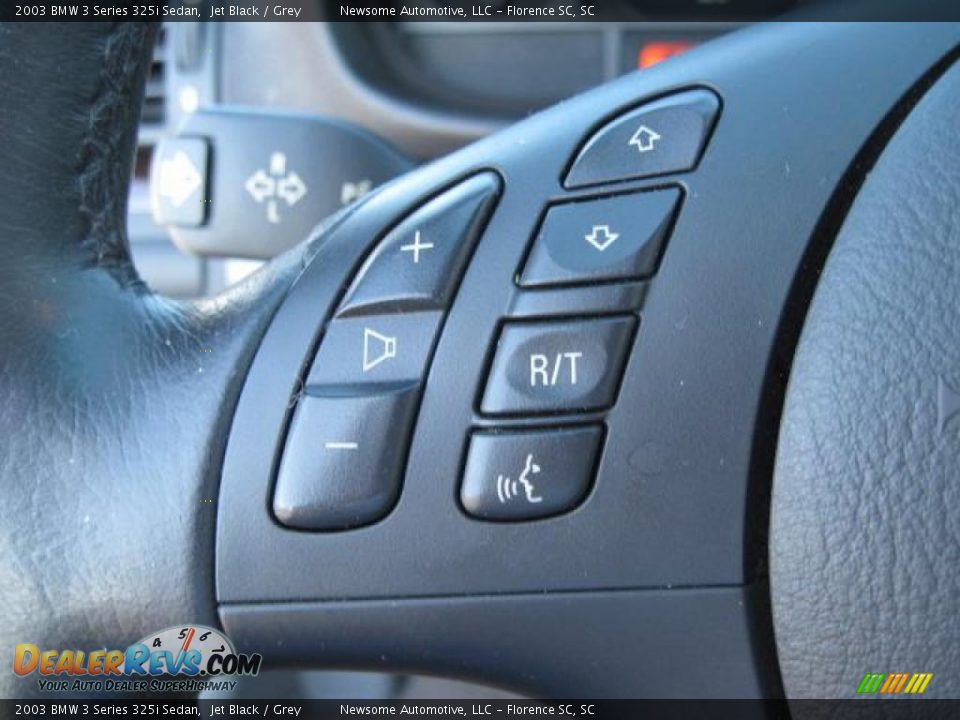2003 BMW 3 Series 325i Sedan Jet Black / Grey Photo #11