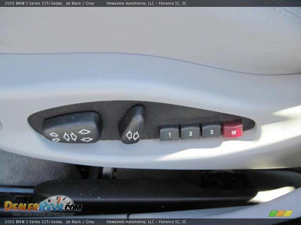 2003 BMW 3 Series 325i Sedan Jet Black / Grey Photo #16