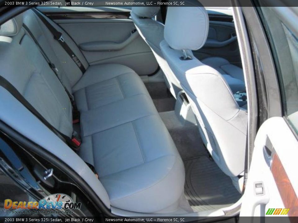 2003 BMW 3 Series 325i Sedan Jet Black / Grey Photo #18