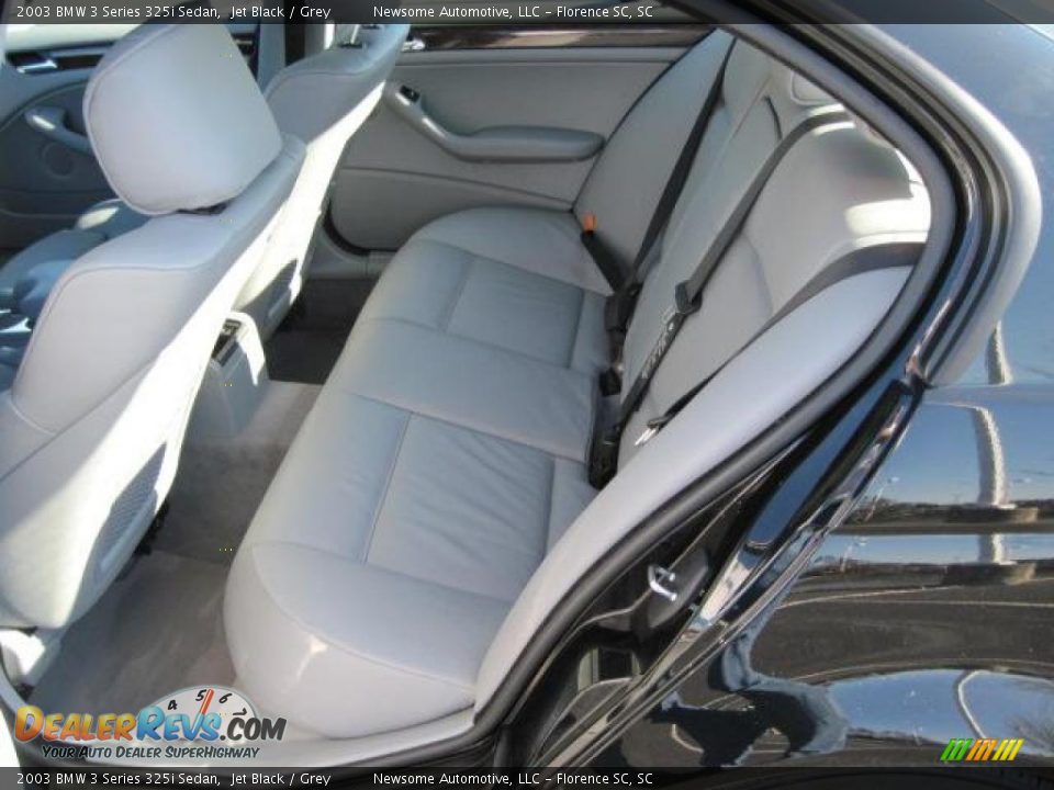 2003 BMW 3 Series 325i Sedan Jet Black / Grey Photo #19