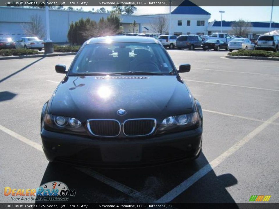 2003 BMW 3 Series 325i Sedan Jet Black / Grey Photo #22