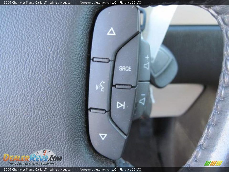 2006 Chevrolet Monte Carlo LT White / Neutral Photo #9