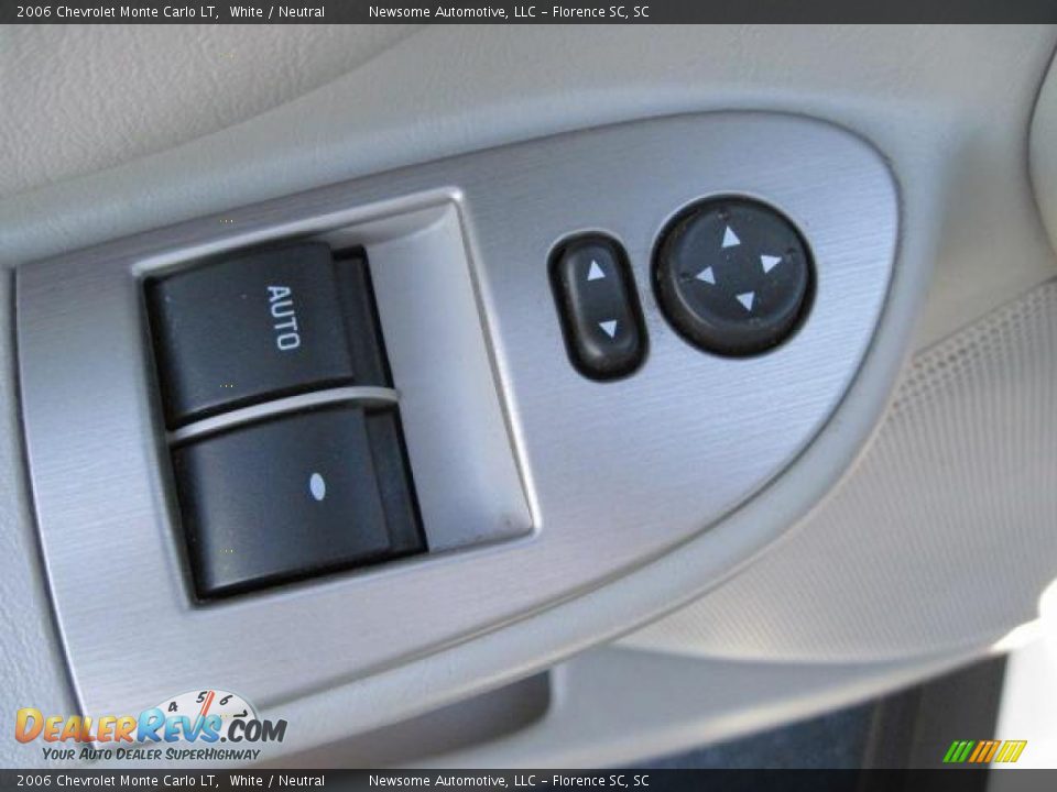 2006 Chevrolet Monte Carlo LT White / Neutral Photo #13