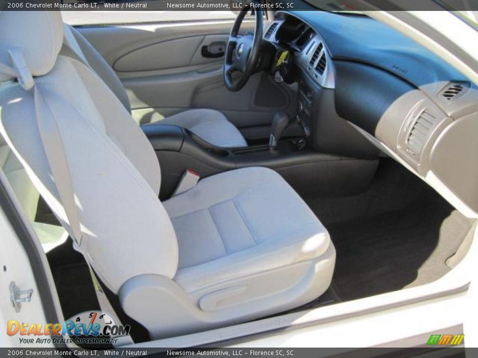 2006 Chevrolet Monte Carlo LT White / Neutral Photo #16