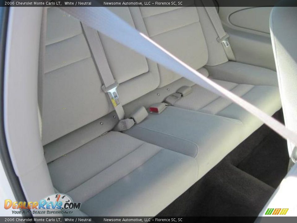 2006 Chevrolet Monte Carlo LT White / Neutral Photo #17
