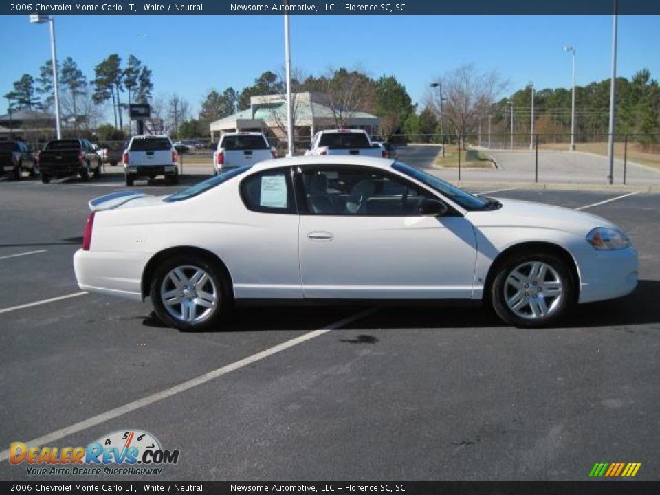 2006 Chevrolet Monte Carlo LT White / Neutral Photo #21