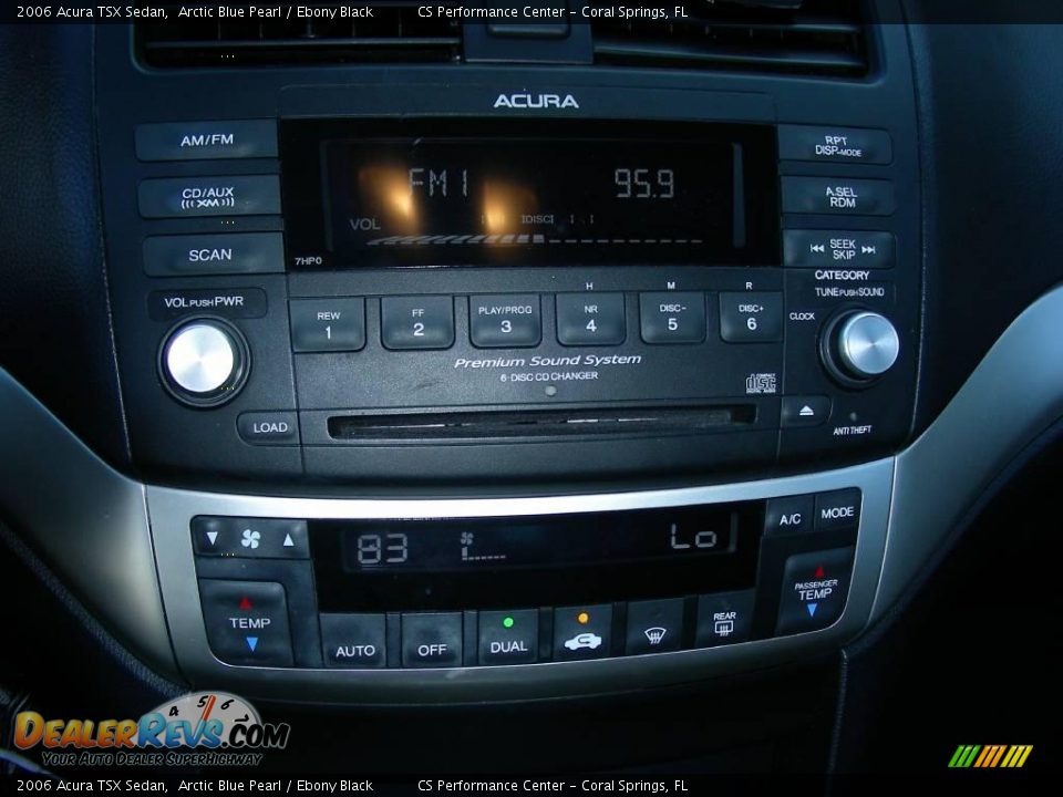Controls of 2006 Acura TSX Sedan Photo #18