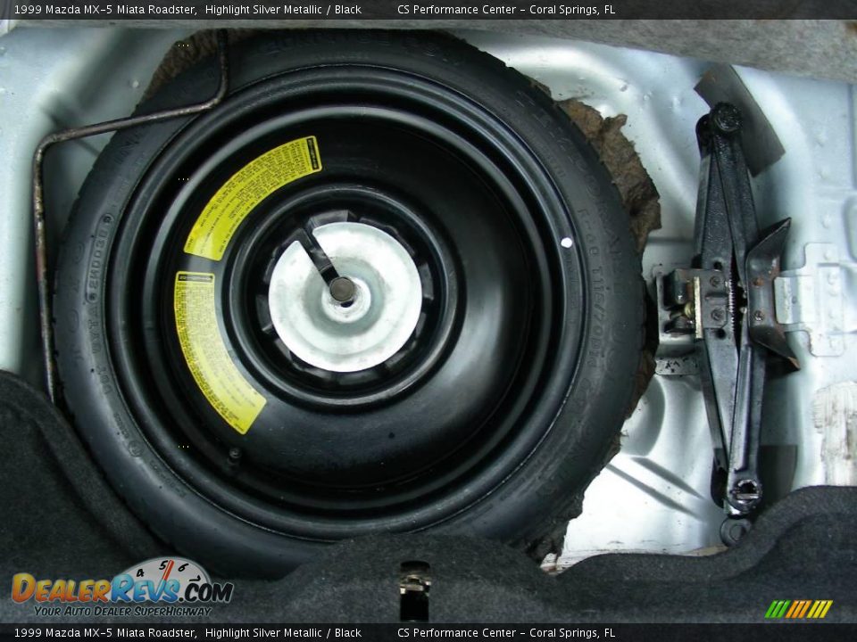 1999 Mazda MX-5 Miata Roadster Highlight Silver Metallic / Black Photo #26