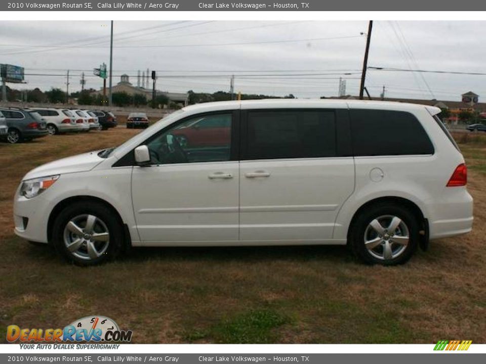 2010 Volkswagen Routan SE Calla Lilly White / Aero Gray Photo #4