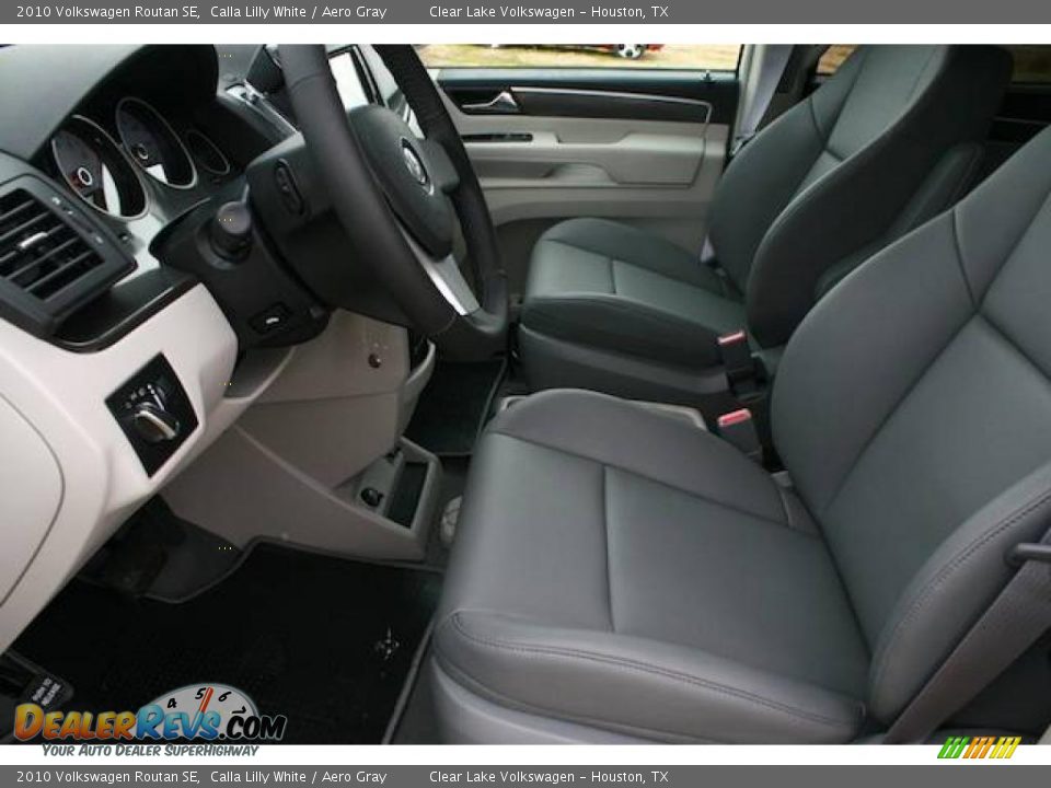 2010 Volkswagen Routan SE Calla Lilly White / Aero Gray Photo #5