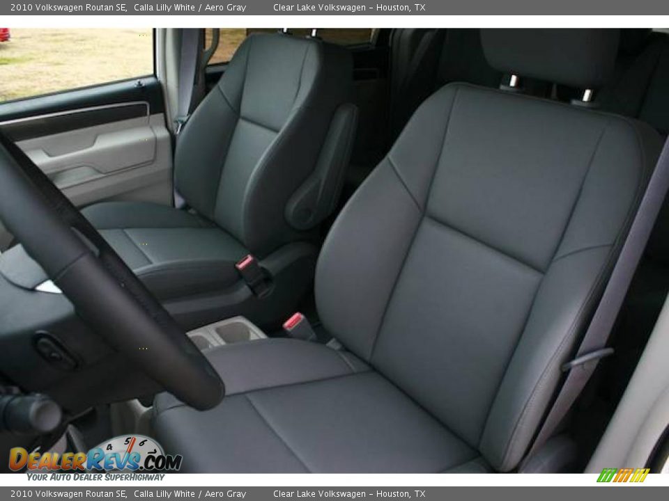 2010 Volkswagen Routan SE Calla Lilly White / Aero Gray Photo #7