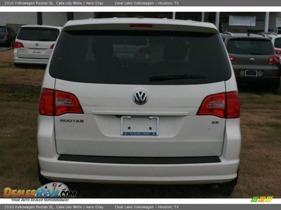 2010 Volkswagen Routan SE Calla Lilly White / Aero Gray Photo #14
