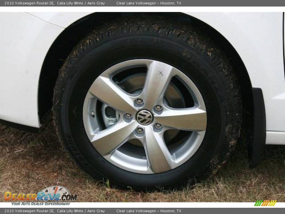 2010 Volkswagen Routan SE Calla Lilly White / Aero Gray Photo #16