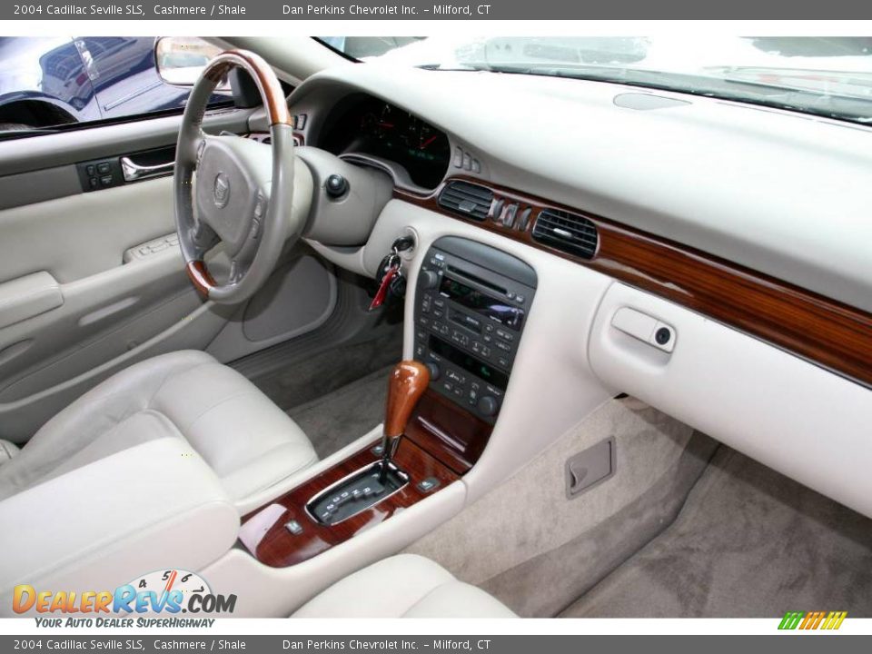 2004 Cadillac Seville SLS Cashmere / Shale Photo #8