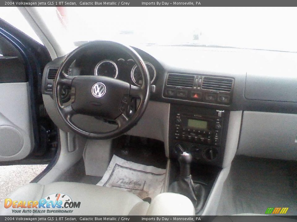 2004 Volkswagen Jetta GLS 1.8T Sedan Galactic Blue Metallic / Grey Photo #13